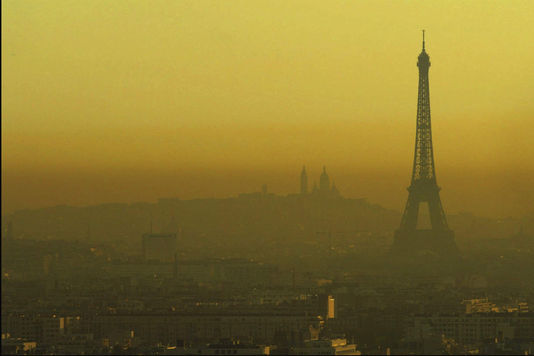 Pollution-Tour-Eiffel